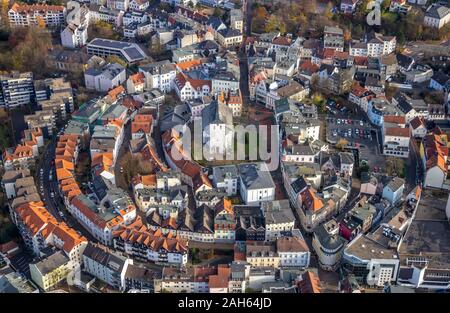 Foto aerea, la storica città vecchia, city ring road, Chiesa del Redentore, Kirchplatz, Lüdenscheid, Märkischer Kreis, Sauerland, Nord Rhine-Westphali Foto Stock