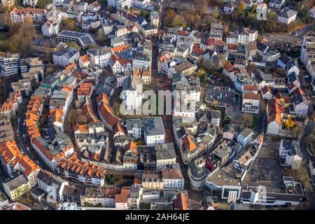 Foto aerea, la storica città vecchia, city ring road, Chiesa del Redentore, Kirchplatz, Lüdenscheid, Märkischer Kreis, Sauerland, Nord Rhine-Westphali Foto Stock