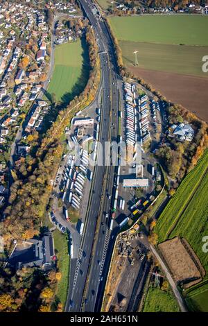 Fotografia aerea, Schwerte Lichtendorf resto stop, Dortmund / Schwerte limiti della città, parcheggio per camion, autostrada A1, la zona della Ruhr, Renania settentrionale-Vestfalia, Ger Foto Stock