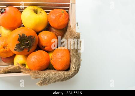 Scatola di frutta, vista dall'alto. Spazio di copia. Foto Stock