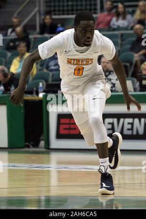 Dicembre 25, 2019 - UTEP minatori guard Souley Boum (0) durante un gioco al Diamond Head classiche tra il Boise State Broncos e i minatori UTEP a Stan Sheriff Center di Honolulu, HI - Michael Sullivan/CSM. Foto Stock