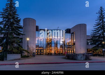 Edifici moderni situato sui terreni dell'Università di Calgary a Calgary, Alberta, Canada. Foto Stock