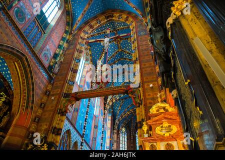 Interno della Basilica di Santa Maria della Basilica di Cracovia, in Polonia Foto Stock