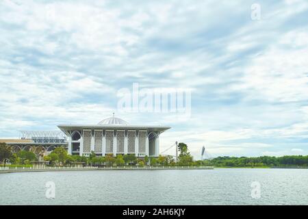 La moschea di ferro denominato Masjid Tuanku Mizan Zainal Abidin in Putrajaya, Malaysia. Foto Stock