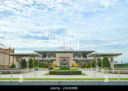 La moschea di ferro denominato Masjid Tuanku Mizan Zainal Abidin in Putrajaya, Malaysia. Foto Stock