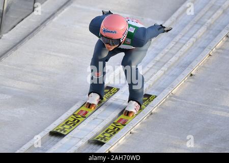 Oberstdorf, Erdinger Arena. 29 Dic, 2018. Sessantottesima anteprima Torneo delle quattro colline 2019/2020. Archivio fotografico; Karl GEIGER (GER) nella traccia inrun, azione, azione unica, immagine singola, tagliare, corpo intero shot, figura intera. Salto con gli sci, 67th International Torneo delle quattro colline 2018/19. Qualifica di aprire la concorrenza a Oberstdorf, Erdinger Arena, il 29 dicembre 2018. Â | Utilizzo di credito in tutto il mondo: dpa/Alamy Live News Foto Stock