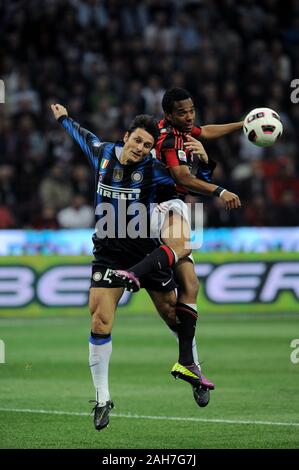 Milano, 02 aprile 2011, 'G.ALLO STADIO MEAZZA SAN SIRO ' Stadium, il campionato di calcio Seria A 2010/2011, AC Milan - FC Inter: Javier Zanetti e Robinho in Foto Stock