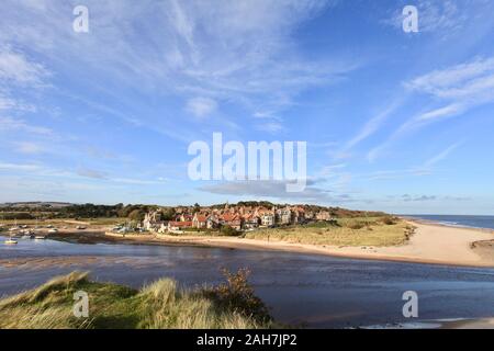 Alnmouth, Northumberland preso dalla chiesa Hill dove storici pensano che nel 684, St Cuthbert era stato eletto Vescovo di Lindisfarne Foto Stock