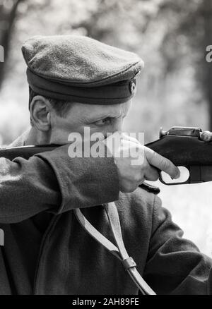 La lettonia, LIEPAJA - 8 giugno: Liepaja è un ottimo luogo dove assaporare l'arte, la musica e le attività sulla spiaggia. Attori soldati giocare in data 8 giugno 2019, Liepaja, Latv Foto Stock