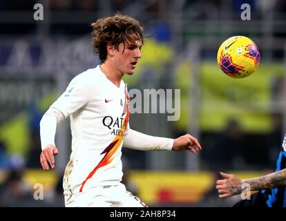 Milano, ITALIA - 06 dicembre 2019: Nicolò Zaniolo in azione durante la Serie A 2019/2020 INTER contro ROMA allo stadio San Siro. Foto Stock