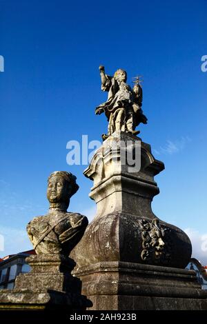 Statua di Viana a Jardim da parco marginali, Provincia del Minho, Portogallo settentrionale Foto Stock