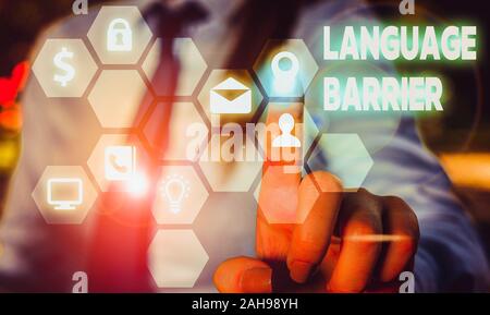 Conceptual la scrittura a mano che mostra barriera linguistica. Concetto significato delle difficoltà nella comunicazione che parla diverse lingue Foto Stock