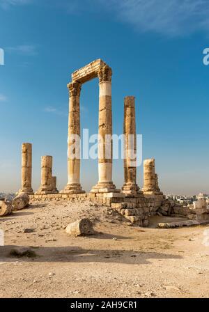 Rovine, colonne, il tempio di Ercole, Amman Cittadella, Amman, Giordania Foto Stock