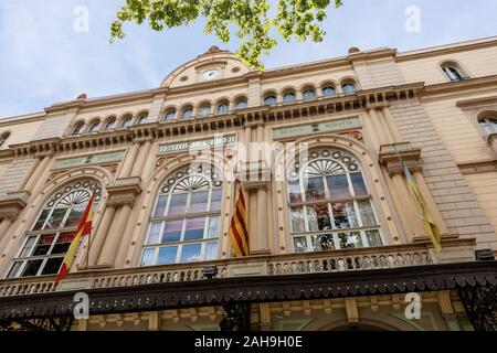 Il Gran Teatre del Liceu nel centro cittadino di Barcellona e La Rambla. Edificio famoso per il teatro dell'opera (1847). La Catalogna, Spagna, Europa Foto Stock