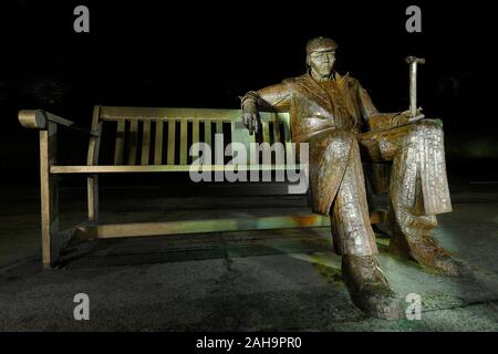 Freddie Gilroy scultura su Marine Drive in North Bay, Scarborough,North Yorkshire Foto Stock