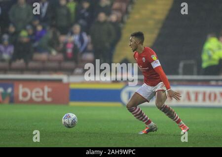 26 dicembre 2019, Oakwell, Barnsley, Inghilterra; Sky scommessa campionato, Barnsley v West Bromwich Albion : Giacobbe marrone (7) di Barnsley con la sfera Credito: Mark Cosgrove/news immagini Foto Stock