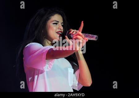 Milano Italia , 16 settembre 2013 ,concerto dal vivo di Selena Gomez all'Alcatraz : il cantante Selena Gomez durante il concerto Foto Stock