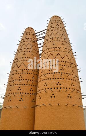 Le torri Pigeon nel villaggio culturale di Katara, Doha Qatar Foto Stock