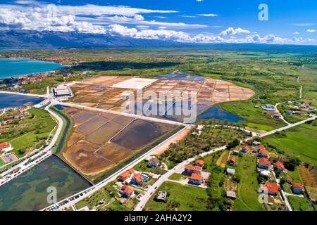 Nin. Historic Nin sale marino produzioni sul campo pianta vista aerea, Dalmazia regione della Croazia Foto Stock