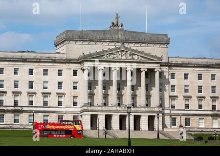 15.07.2019, Belfast, Irlanda del Nord e Gran Bretagna - Stormont Castle, sede dell'Assemblea dell'Irlanda del Nord e il governo dell'Irlanda del Nord, quando Foto Stock