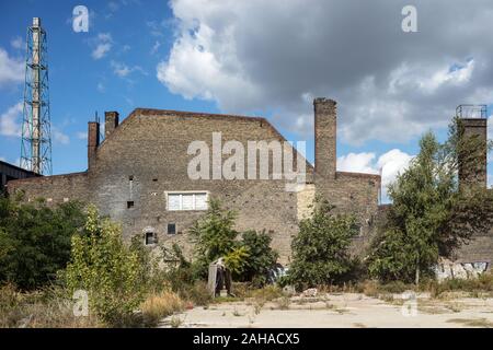 12.09.2018, Berlin, Berlin, Germania - Industrial rovina accanto al Dong Xuan centro nella Herzbergstrasse in Berlin-Lichtenberg. 00P180912D004CAROEX.J Foto Stock