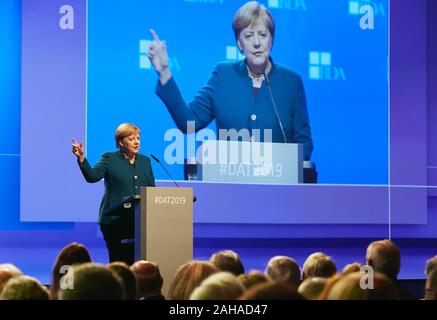 12.11.2019, Berlin, Berlin, Germania - i datori di lavoro tedeschi" Giorno 2019. Il cancelliere Angela Merkel darà un discorso. 00R191112D089CAROEX.JPG [modello di rilascio: Foto Stock