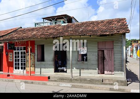 04.08.2019, Baracoa, Guantanamo, Cuba - Baracoa. La città con più di 50.000 abitanti è stata fondata nel 1511 ed è il più antico insediamento a Cuba. Consente di visualizzare Foto Stock