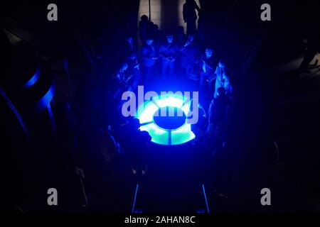 La nave è un arte multipiano e tecnologia struttura nella città di New York che offre viste mozzafiato e spettacolare architettura geometrica Foto Stock