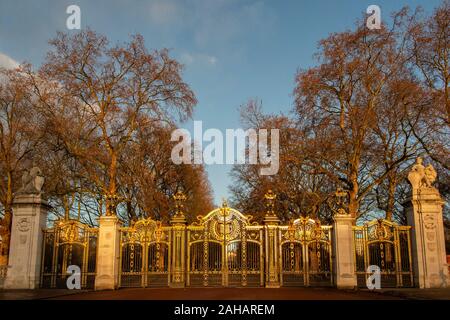 Canada Gate, l'entrata principale per Green Park Foto Stock