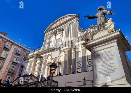 Napoli Campania Italia. San Paolo Maggiore è una basilica chiesa di napoli, Italia meridionale e il luogo di sepoltura di Gaetano Thiene, noto come San Cajet Foto Stock