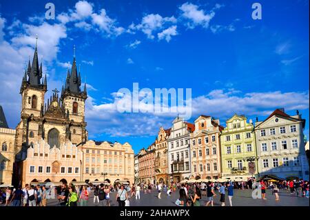 Praga Repubblica Ceca. Vista della piazza della Città Vecchia Foto Stock