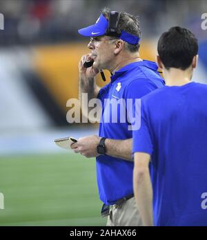 Detroit, Michigan, Stati Uniti d'America. Il 26 dicembre, 2019. Pittsburgh Head Coach PAT NARDUZZI durante una partita tra Pittsburgh e Michigan orientale al Ford Field, Detroit, Michigan. Pitt Panthers ha vinto il gioco 34-30. Credito: Scott Hasse/ZUMA filo/Alamy Live News Foto Stock