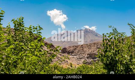 La vista del vulcano taftan in Iran Foto Stock