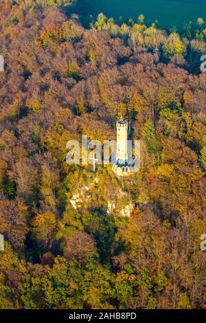 Vista aerea, Bilstein torre in autunno la foresta, Marsberg, Sauerland, Renania settentrionale-Vestfalia, Germania, DE, Europa, uccelli-occhi, vista la fotografia aerea, ae Foto Stock