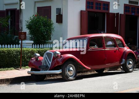 Classic car, Citroen Avant trazione, Luang Prabang, Laos Foto Stock