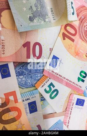 Primo piano di unione delle banconote in euro. L'Euro è la moneta della zona euro. Foto Stock