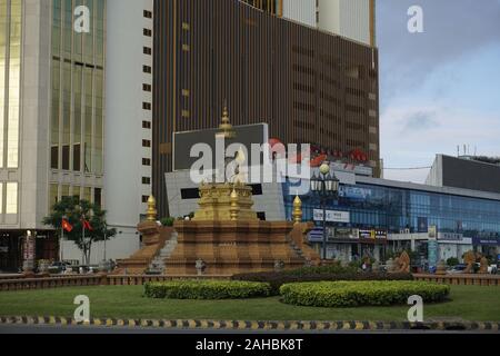 Statua di Samdech Chuon Nath, Phnom Penh, Cambogia Foto Stock