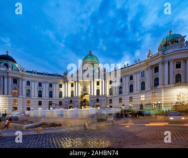 Il Palazzo Imperiale Hofburg in Michaeler Platz. Vienna Austria Foto Stock