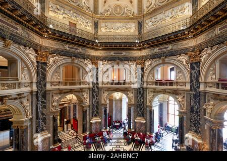 Il café all'interno del Kunsthistorisches Museum. Vienna Austria Foto Stock