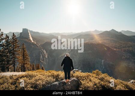 Il parco nazionale di Yosemite Valley View con paesaggio Halfdome in background Foto Stock