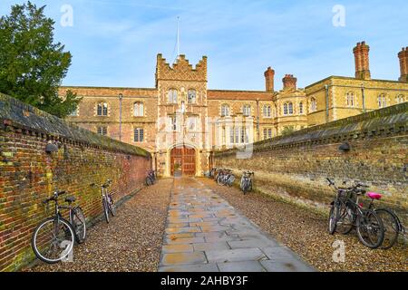 Il Camino corsia di ingresso a Jesus College, Università di Cambridge, Inghilterra. Foto Stock