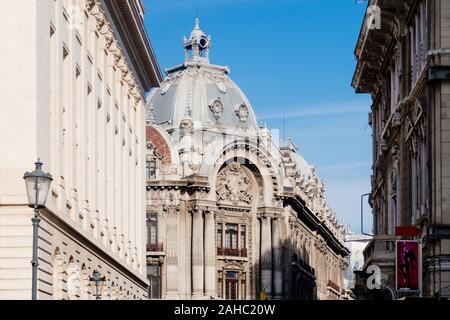Bucarest, Romania - Dic 15, 2019: Bucarest città vecchia architettura, NF Palace Old City, Bucarest, Romania. Foto Stock