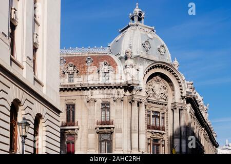 Bucarest, Romania - Dic 15, 2019: Bucarest città vecchia architettura, NF Palace Old City, Bucarest, Romania. Foto Stock