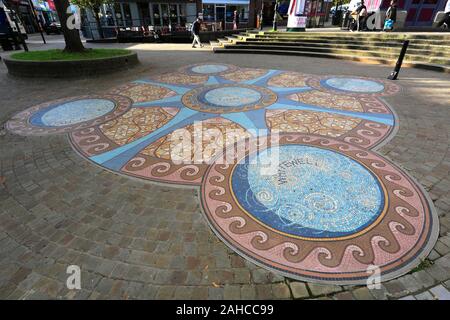 I pozzetti mosaico, Wellingborough town, Northamptonshire, England, Regno Unito Foto Stock