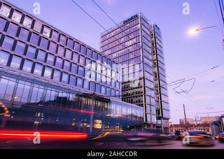 Bucarest, Romania - Dic 15, 2019: Bucarest, Romania - Dic 15, 2019: Infosys e deloitte HQ a Bucarest, in Romania. Foto Stock