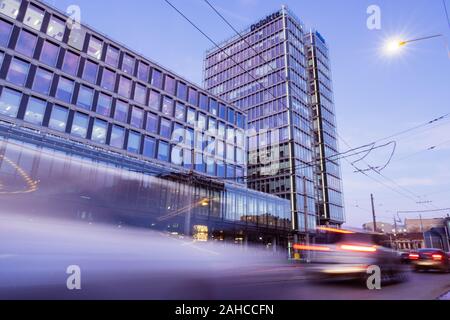 Bucarest, Romania - Dic 15, 2019: Bucarest, Romania - Dic 15, 2019: Infosys e deloitte HQ a Bucarest, in Romania. Foto Stock