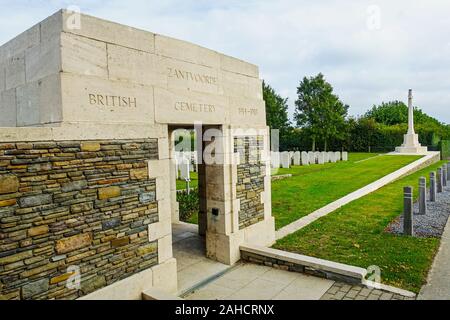 Zandvoorde CWGC British War Cemetery, Zandvoorde, Belgio Foto Stock