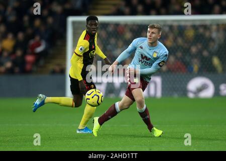 Watford, Regno Unito. 28 dicembre, 2019. Aston Villa di Matt Targett durante il match di Premier League tra Watford e Aston Villa di Vicarage Road, Watford sabato 28 dicembre 2019. (Credit: Leila Coker | MI News) La fotografia può essere utilizzata solo per il giornale e/o rivista scopi editoriali, è richiesta una licenza per uso commerciale Credito: MI News & Sport /Alamy Live News Foto Stock