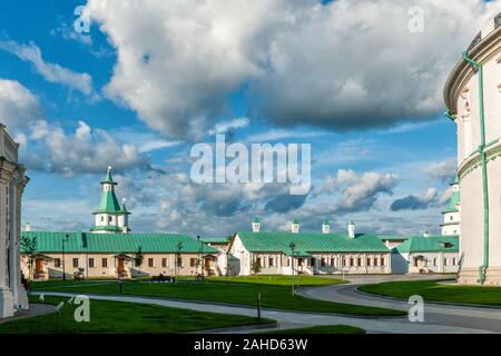 Cattedrale di risurrezione nella nuova Gerusalemme monastero su una soleggiata giornata estiva. Attrazioni turistiche in Russia. Foto Stock