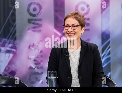 Stati Uniti Ambasciatore di Ucraina Marie Yovanovitch durante un'intervista con Kharkiv canale TV 7 Febbraio 14, 2019 in Kharkiv, Ucraina. Foto Stock